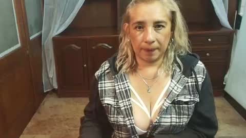 Snapshot of monserratgray chatting on 07-27-26, 12:45 MONSERRAT online show from 07-27-26, 12:45