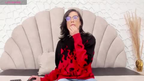 Snapshot of monsterhole91 chatting on 12-09-24, 07:18 Linda Darling online show from 12-09-24, 07:18