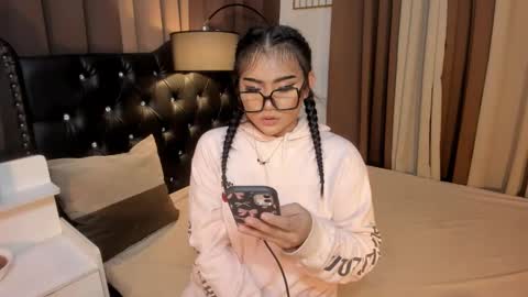 Snapshot of monstrouscockdivaontop chatting on 01-25-25, 09:04 Ruthie online show from 01-25-25, 09:04