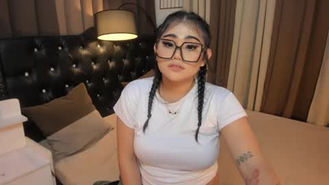 Snapshot of monstrouscockdivaontop chatting on 02-01-25, 07:15 Ruthie online show from 02-01-25, 07:15