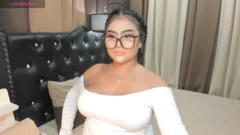 Snapshot of monstrouscockdivaontop chatting on 09-25-25, 05:44 Ruthie online show from 09-25-25, 05:44