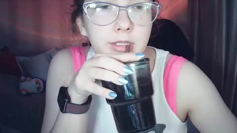 moodiemira online show from 03-28-26, 08:41