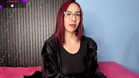 moolly_evanz online show from 04-15-26, 03:30