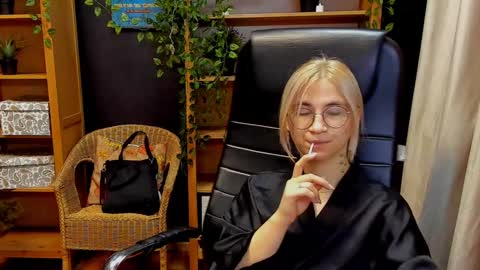 Katrin online show from 12-07-24, 04:47