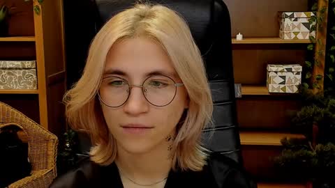 Katrin online show from 12-13-24, 01:59