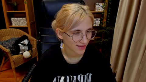 Katrin online show from 12-15-24, 07:31