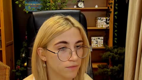 Katrin online show from 12-31-24, 03:34