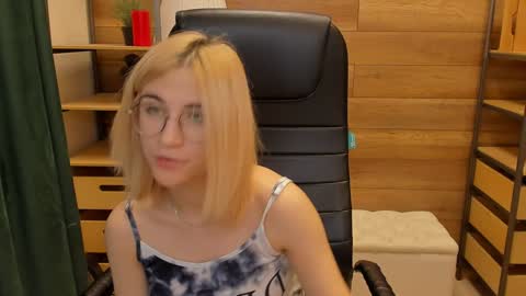 Katrin online show from 01-09-25, 03:36