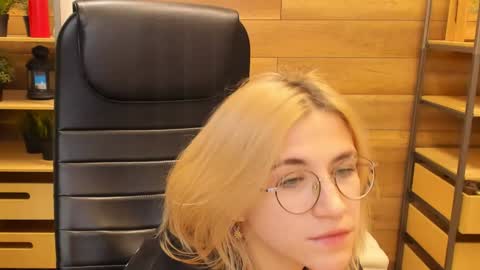 Katrin online show from 01-22-25, 09:54