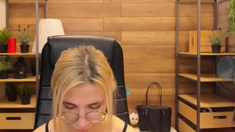 Katrin online show from 01-28-25, 02:00