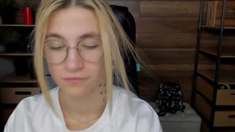 Katrin online show from 02-01-25, 03:41