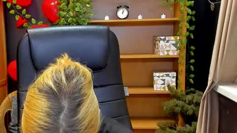 Katrin online show from 02-24-25, 01:24