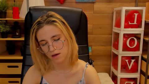 Katrin online show from 02-24-25, 11:09