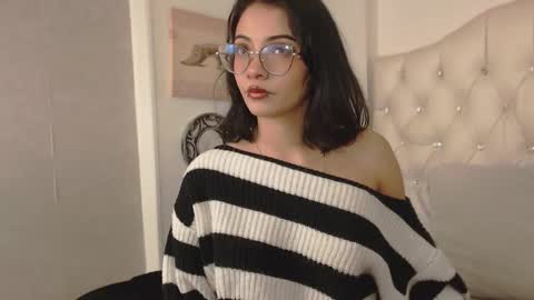 Snapshot of moon__april chatting on 10-15-25, 06:08 Elizabeth online show from 10-15-25, 06:08