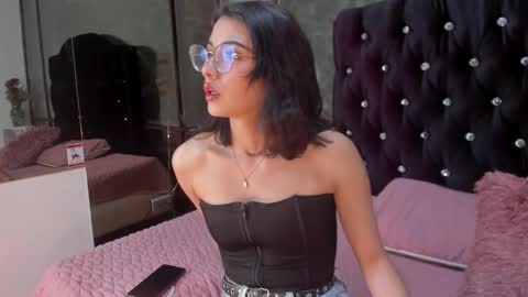 Snapshot of moon__april chatting on 10-28-25, 07:38 Elizabeth online show from 10-28-25, 07:38