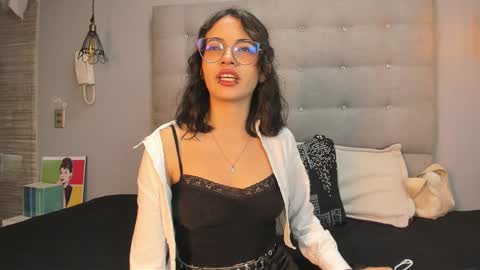 Snapshot of moon__april chatting on 11-18-25, 08:46 Elizabeth online show from 11-18-25, 08:46