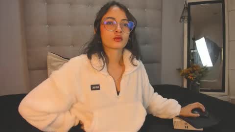 Snapshot of moon__april chatting on 11-24-25, 07:13 Elizabeth online show from 11-24-25, 07:13