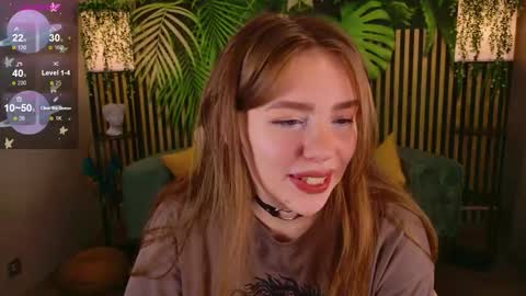 Moon  Bunny online show from 09-18-25, 03:25