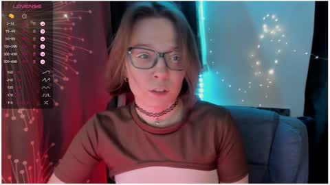 Snapshot of moon__girl chatting on 02-01-25, 08:26 Roxy online show from 02-01-25, 08:26