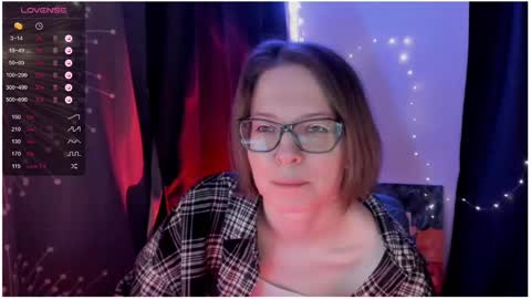 Snapshot of moon__girl chatting on 02-03-25, 06:39 Roxy online show from 02-03-25, 06:39