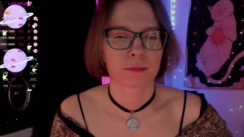 Snapshot of moon__girl chatting on 11-09-25, 07:45 Roxy online show from 11-09-25, 07:45