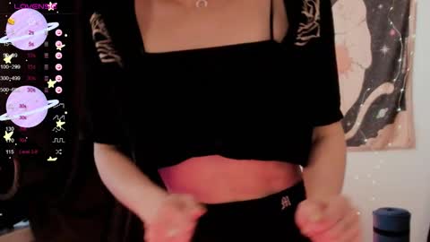 Snapshot of moon__girl chatting on 02-04-26, 12:33 Roxy online show from 02-04-26, 12:33