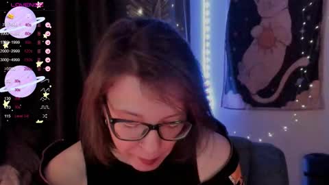 Snapshot of moon__girl chatting on 02-27-26, 08:09 Roxy online show from 02-27-26, 08:09