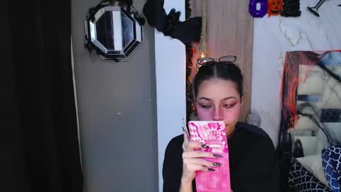 moon_and_fire_ online show from 10-25-25, 05:26