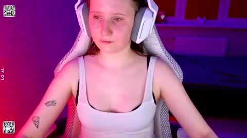 Lola online show from 03-30-26, 04:30