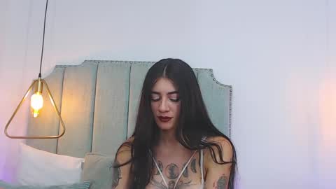 Snapshot of moon_blue95 chatting on 04-14-26, 09:21 Moon online show from 04-14-26, 09:21