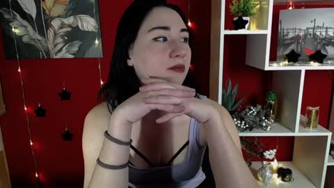 Snapshot of moon_foxy_ chatting on 12-15-24, 10:50 Diana online show from 12-15-24, 10:50