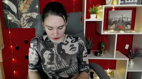 Snapshot of moon_foxy_ chatting on 01-18-25, 10:06 Diana online show from 01-18-25, 10:06