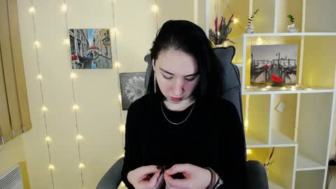 Snapshot of moon_foxy_ chatting on 01-29-25, 12:45 Diana online show from 01-29-25, 12:45