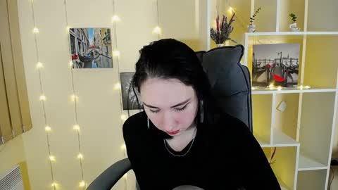 Snapshot of moon_foxy_ chatting on 01-29-25, 03:47 Diana online show from 01-29-25, 03:47