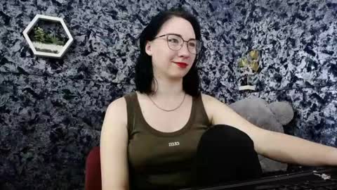Snapshot of moon_foxy_ chatting on 05-12-26, 07:11 Diana online show from 05-12-26, 07:11
