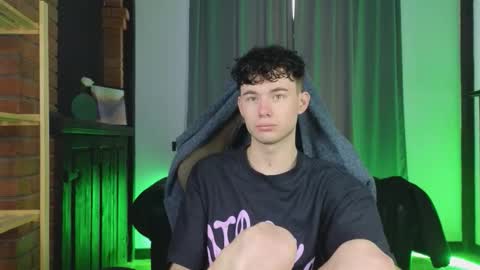 Snapshot of moon_gloww chatting on 02-22-26, 05:08 moon_gloww online show from 02-22-26, 05:08