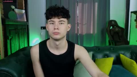 Snapshot of moon_gloww chatting on 02-27-26, 06:13 moon_gloww online show from 02-27-26, 06:13