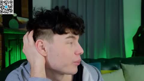 Snapshot of moon_gloww chatting on 02-28-26, 12:28 moon_gloww online show from 02-28-26, 12:28