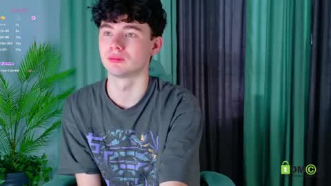 moon_gloww online show from 04-13-26, 03:23