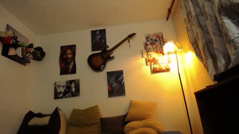 Luna online show from 02-24-25, 11:19