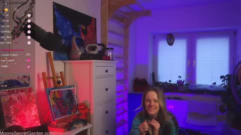 Snapshot of moon_nymph chatting on 01-25-25, 07:49 Moon Nymph online show from 01-25-25, 07:49