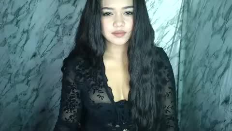 Snapshot of moon_of_desirexx chatting on 12-17-25, 09:32 Joy online show from 12-17-25, 09:32