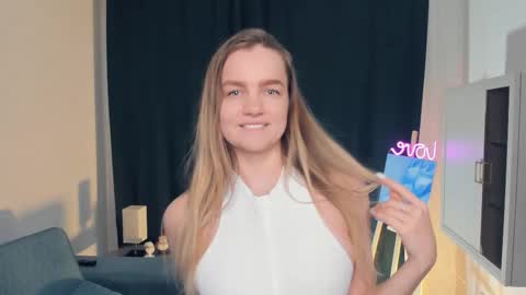 Snapshot of moon_puzzles chatting on 01-16-26, 08:13 moon_puzzles online show from 01-16-26, 08:13