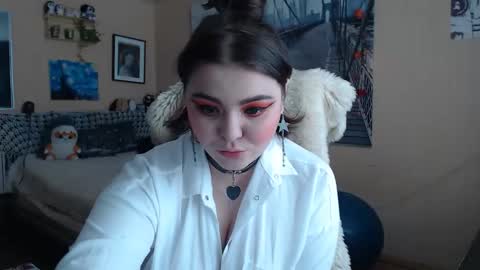 Snapshot of moon_sugar_ chatting on 03-15-26, 10:10 Keira online show from 03-15-26, 10:10