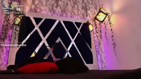 Snapshot of moon_winy chatting on 05-11-26, 02:45 Winy online show from 05-11-26, 02:45