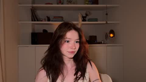 Snapshot of moonfaced_ chatting on 07-05-26, 07:32 Ann online show from 07-05-26, 07:32