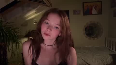 Snapshot of moonfaced_ chatting on 08-01-26, 06:40 Ann online show from 08-01-26, 06:40