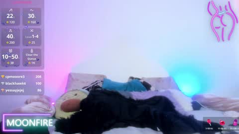 Snapshot of moonfiredance chatting on 12-12-24, 01:49 Nicky online show from 12-12-24, 01:49