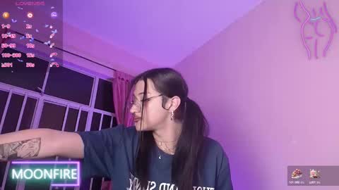 Snapshot of moonfiredance chatting on 02-19-25, 06:33 Nicky online show from 02-19-25, 06:33