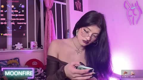 Snapshot of moonfiredance chatting on 03-04-25, 05:32 Nicky online show from 03-04-25, 05:32